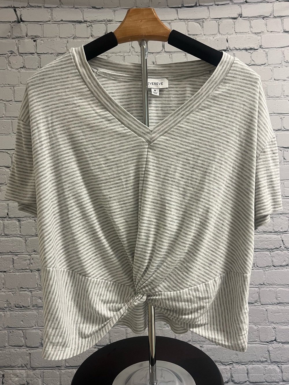 Evereve striped knot front tee size M